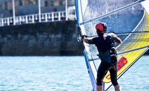 Eventura-Despedidas-soltero-en-Gijón-Asturias-actividades-agua-windsurf-1