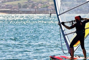 Eventura-Despedidas-soltero-en-Gijón-Asturias-actividades-agua-windsurf-5